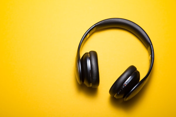 Headphones & Earbuds